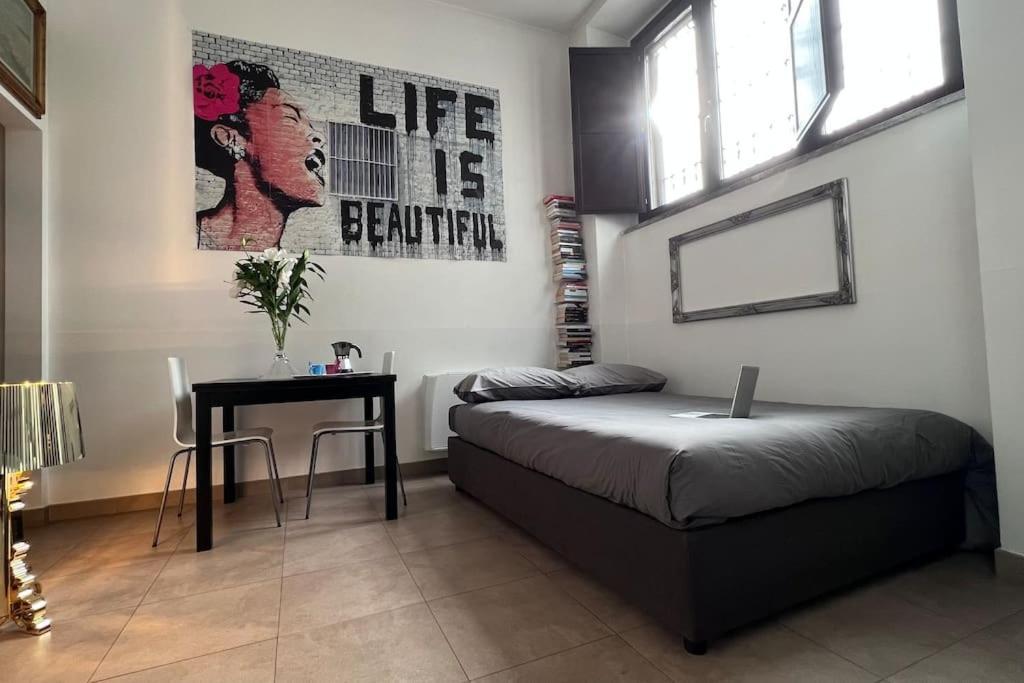 Life Is Beautiful Design Loft Navigli Romolo, Netflix, Wifi, Ac And Street Parking Lejlighed Milano Eksteriør billede