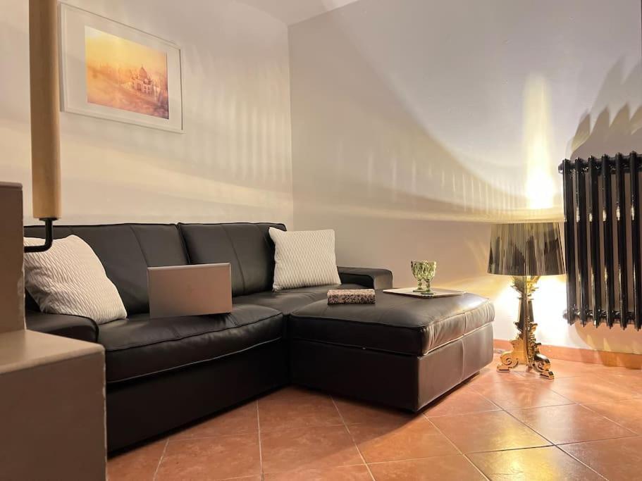 Life Is Beautiful Design Loft Navigli Romolo, Netflix, Wifi, Ac And Street Parking Lejlighed Milano Eksteriør billede