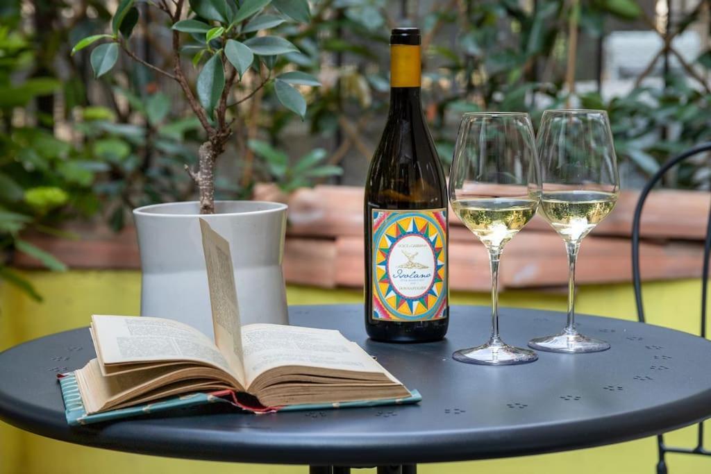 Life Is Beautiful Design Loft Navigli Romolo, Netflix, Wifi, Ac And Street Parking Lejlighed Milano Eksteriør billede