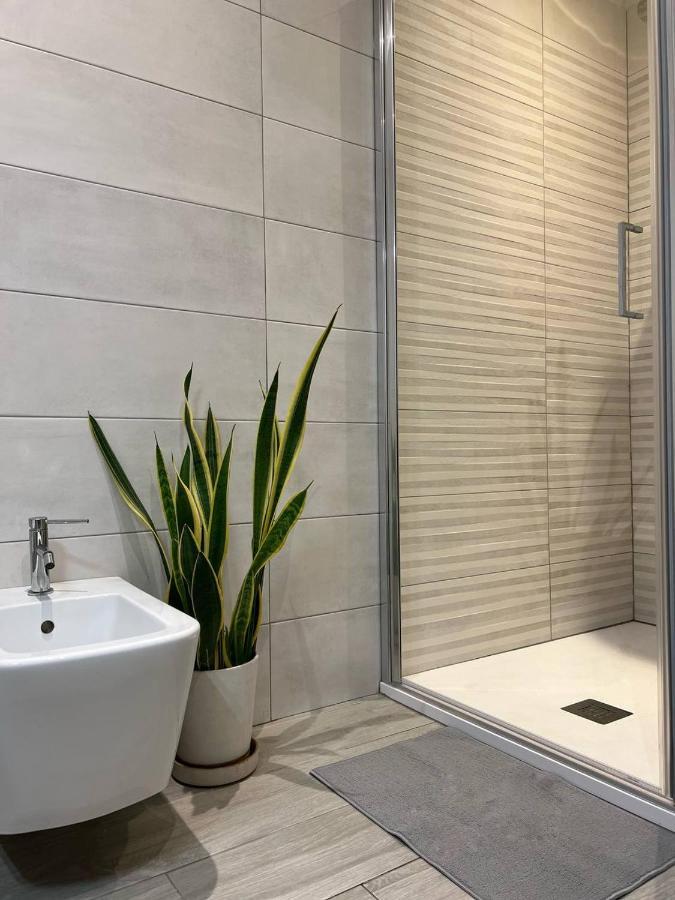 Life Is Beautiful Design Loft Navigli Romolo, Netflix, Wifi, Ac And Street Parking Lejlighed Milano Eksteriør billede