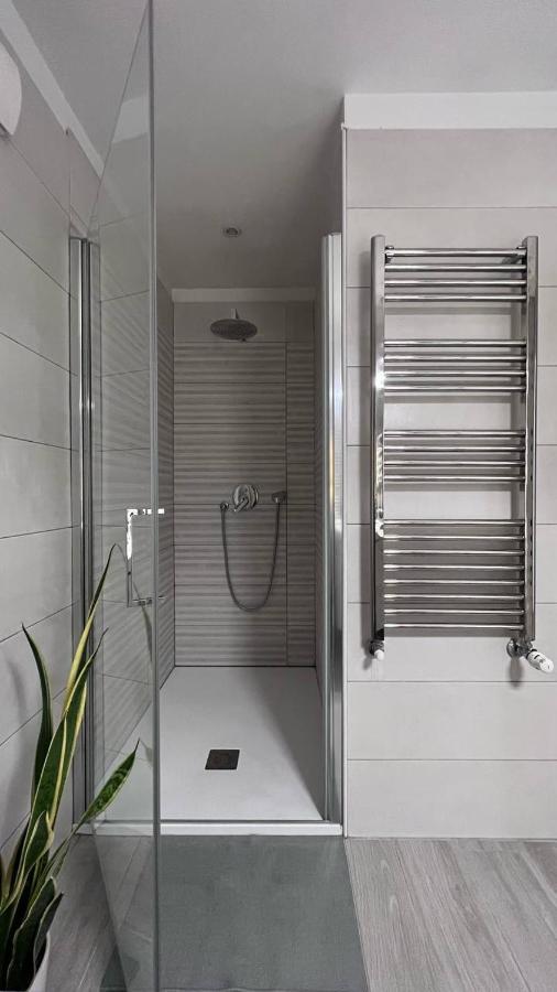 Life Is Beautiful Design Loft Navigli Romolo, Netflix, Wifi, Ac And Street Parking Lejlighed Milano Eksteriør billede